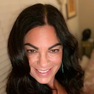 Meet your Posher, Mixhelle